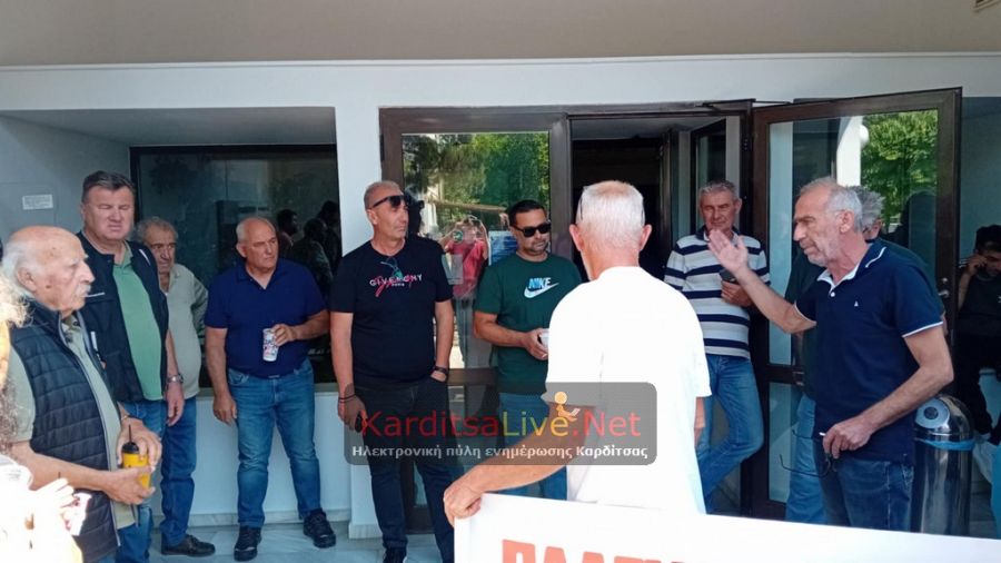 Δυναμική παρέμβαση των αγροτών σε ΔΕΗ & ΔΕΔΔΗΕ Καρδίτσας  (+Φωτο +Βίντεο)