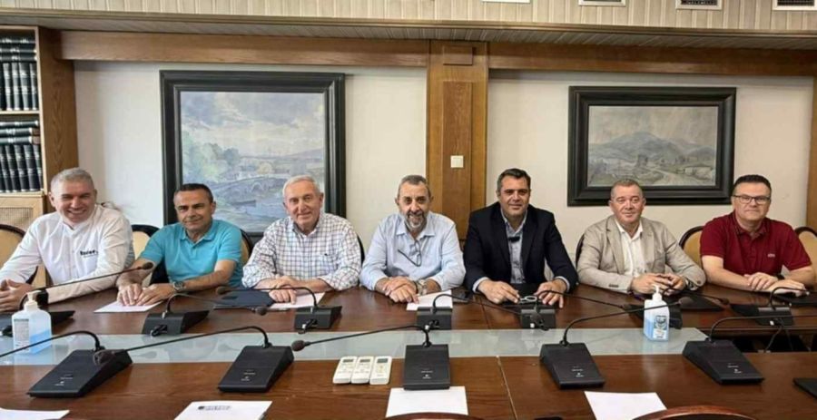 Υπεγράφη η σύμβαση για την ψηφιακή αναβάθμιση του Επιμελητηρίου Καρδίτσας