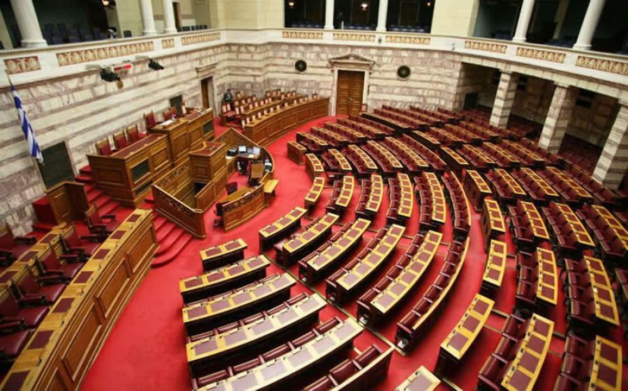 Κατατέθηκε από 32 βουλευτές 4 κομμάτων νέα πρόταση για σύσταση προανακριτικής για τα Τέμπη