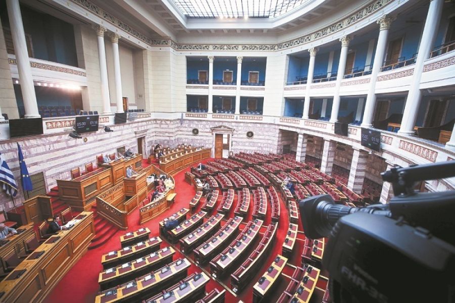 Βουλή: Άρχισε η συζήτηση του νομοσχεδίου για την αναβάθμιση της ασφάλειας των σιδηροδρόμων