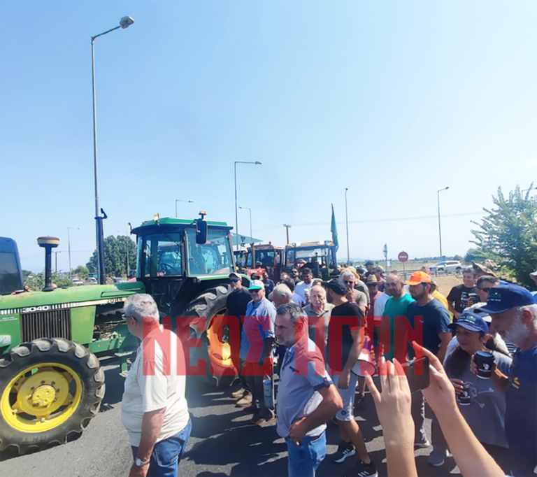 Καρδίτσα: Δυναμική κινητοποίηση αγροτών με τρακτέρ στον κόμβο του Ε- 65 (ΦΩΤΟ)