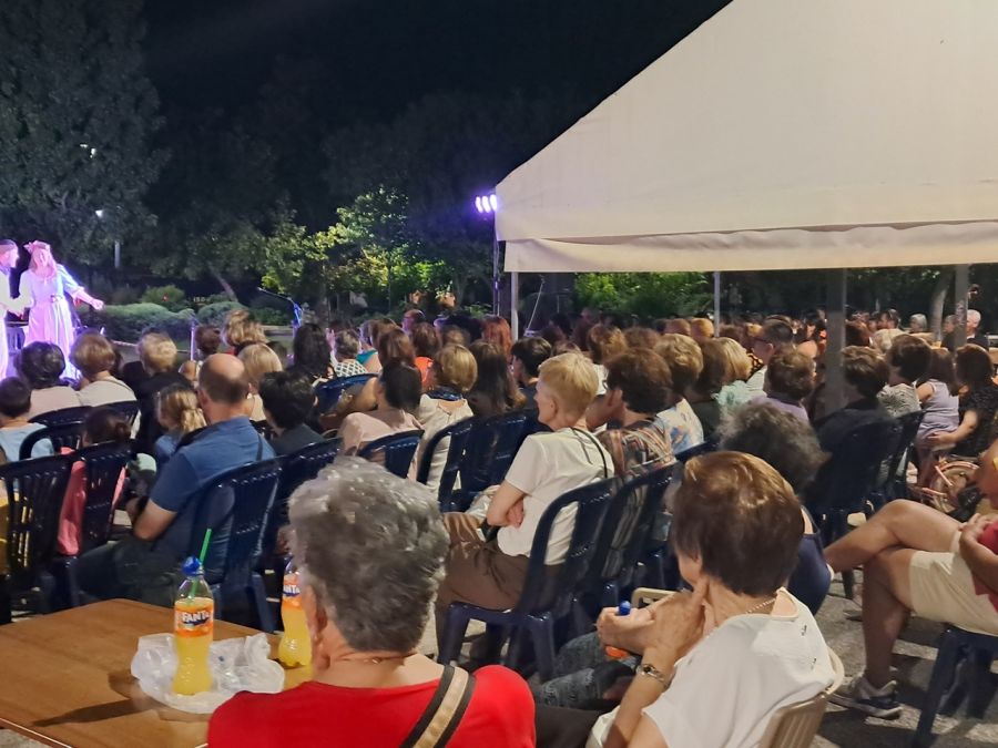 Άγιος Φανούριος: ο άγιος που φανερώνει. - Κάπνισαν για μία, ακόμη, φορά και χρονιά οι Καμινάδες της συνοικίας