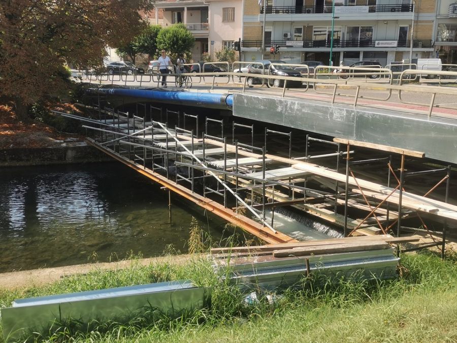 Σε εξέλιξη οι εργασίες αποκατάστασης και αναβάθμισης 13 γεφυρών στην πόλη των Τρικάλων