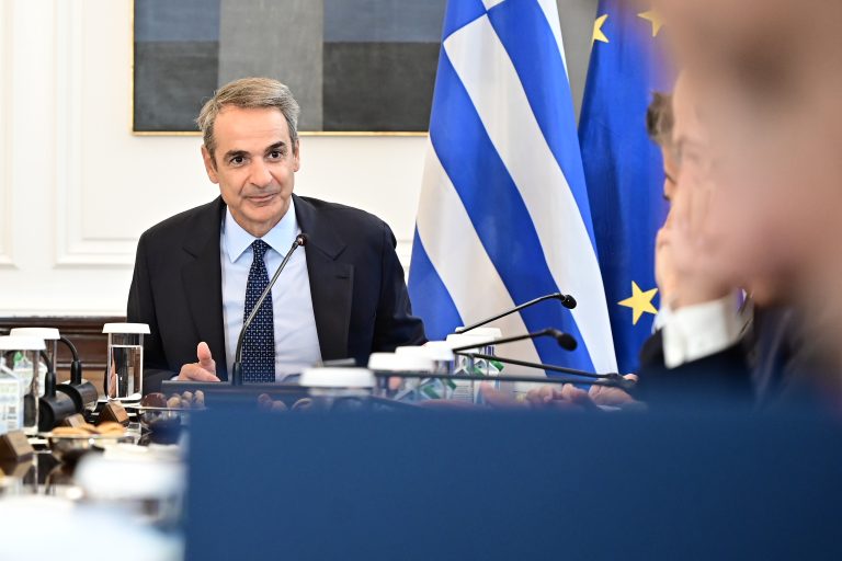 Με το βλέμμα στραμμένο στη ΔΕΘ: Το ερχόμενο Σάββατο η ομιλία του πρωθυπουργού, εντός των ημερών «κλειδώνουν» τα μέτρα που θα ανακοινώσει