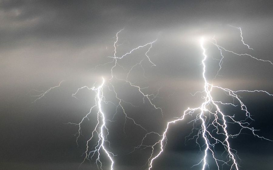 Πυρκαγιά από κεραυνό στο Σμόκοβο - Ελέγχθηκε άμεσα από την Π.Υ.