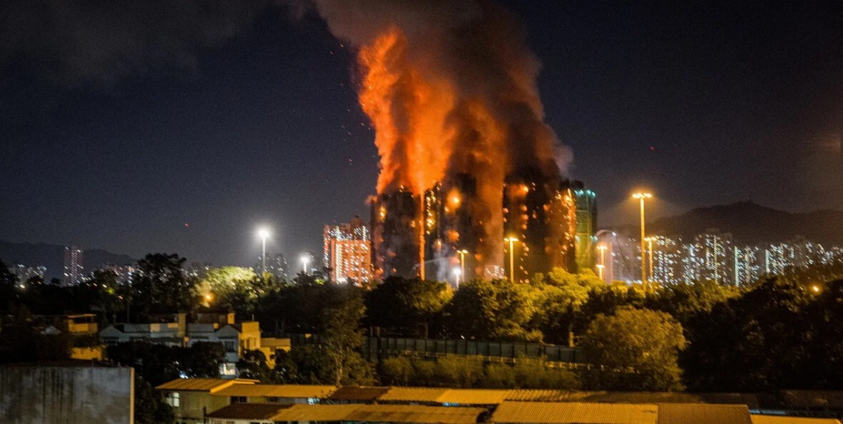 Χονγκ Κονγκ: Τουλάχιστον 44 νεκροί και 279 αγνοούμενοι από τη φωτιά που ξέσπασε σε ουρανοξύστες 