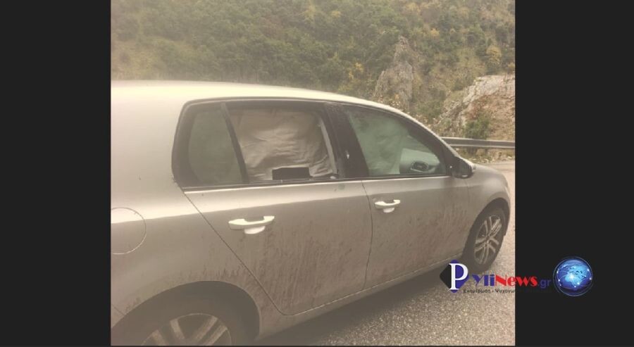 Φθηνά τη γλίτωσαν οδηγός & συνοδηγός στην Παλαιοκαρυά Τρικάλων - Βράχοι έπεσαν μέσα στο αυτοκίνητό τους