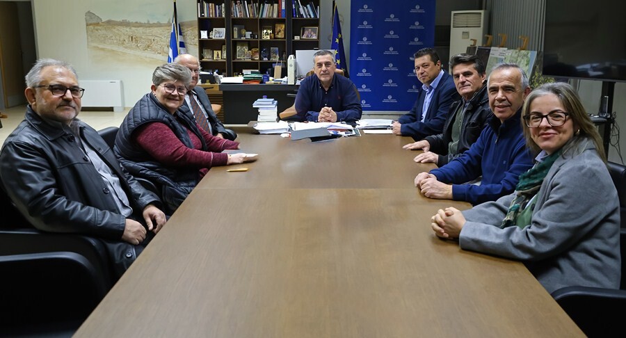 Συνάντηση του Περιφερειάρχη Θεσσαλίας Δημήτρη Κουρέτα με εκπροσώπους Συλλόγων Τριτέκνων