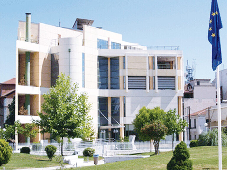 Δήμος Καρδίτσας και Παν. Δυτικής Αττικής «ενώνουν»  τις δυνάμεις τους για τα «πρόσωπα μέσα απ' τη λάσπη»