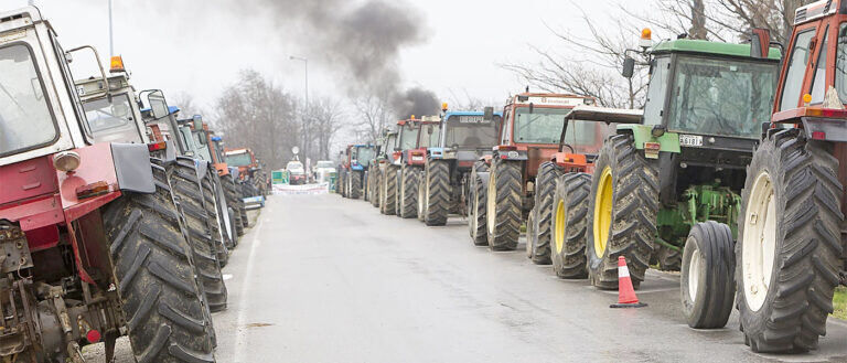 Ραντεβού σε κόμβο Νίκαιας και Ε-65 δίνουν αύριο μεσημέρι τα τρακτερ των αγροτών της Θεσσαλίας
