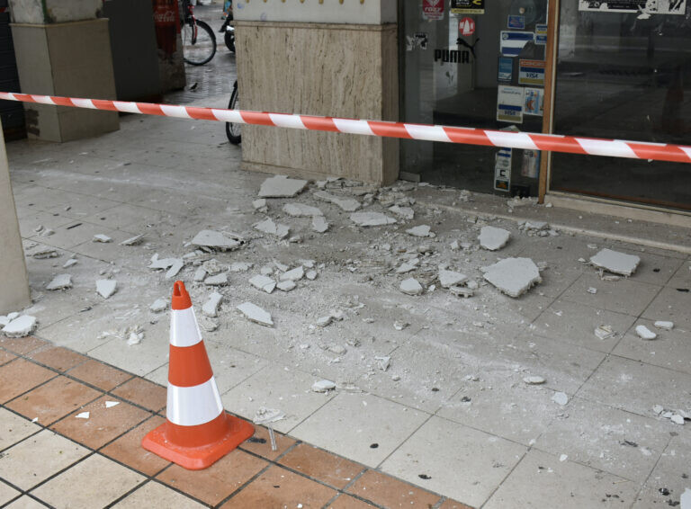 Έπεσαν ξανά σοβάδες, απαραίτητες     οι εργασίες συντήρησης