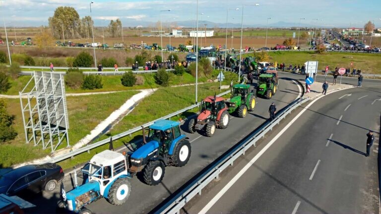 Πανω τον Ε65 οι αγρότες της Καρδίτσας! (φωτο + video)
