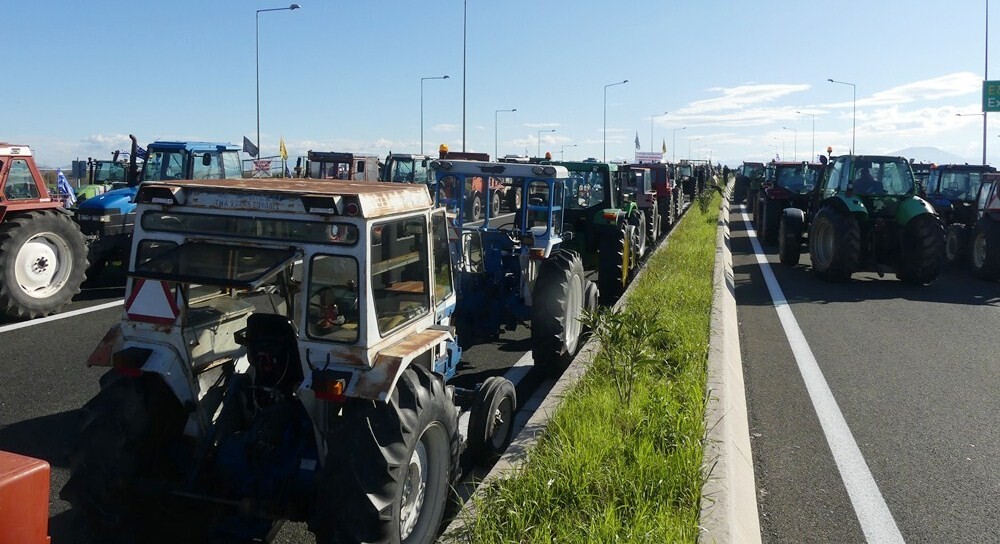 «Ηχηρή» αγροτική κινητοποίηση – 1000 τρακτέρ πάνω στον Ε65