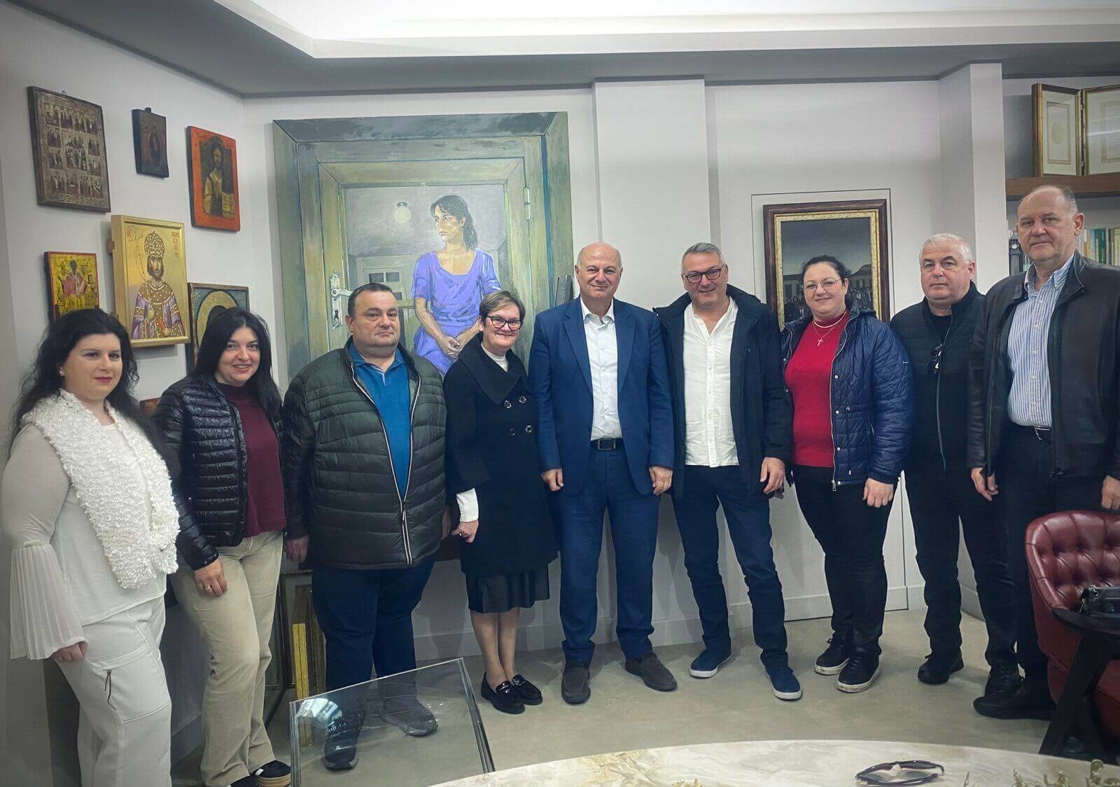 Σύσσωμο το Συμβούλιο της ΔΗ.Μ.Τ.Ο. Καρδίτσας στο γραφείο του Υπουργού Κώστα Τσιάρα.