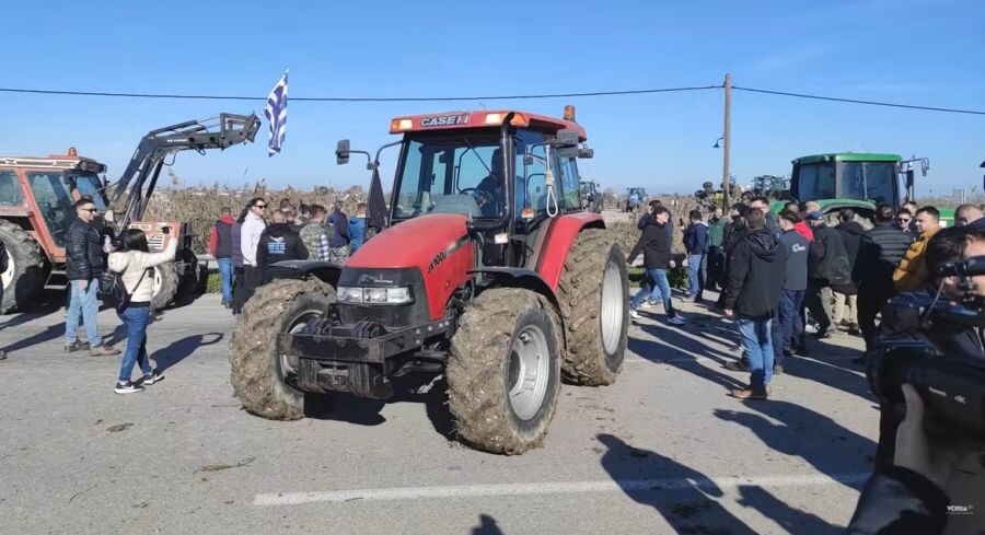 Θεσσαλονίκη: Αποκλεισμός της Εθνικής Οδού από αγρότες στα διόδια των Μαλγάρων (+Βίντεο)