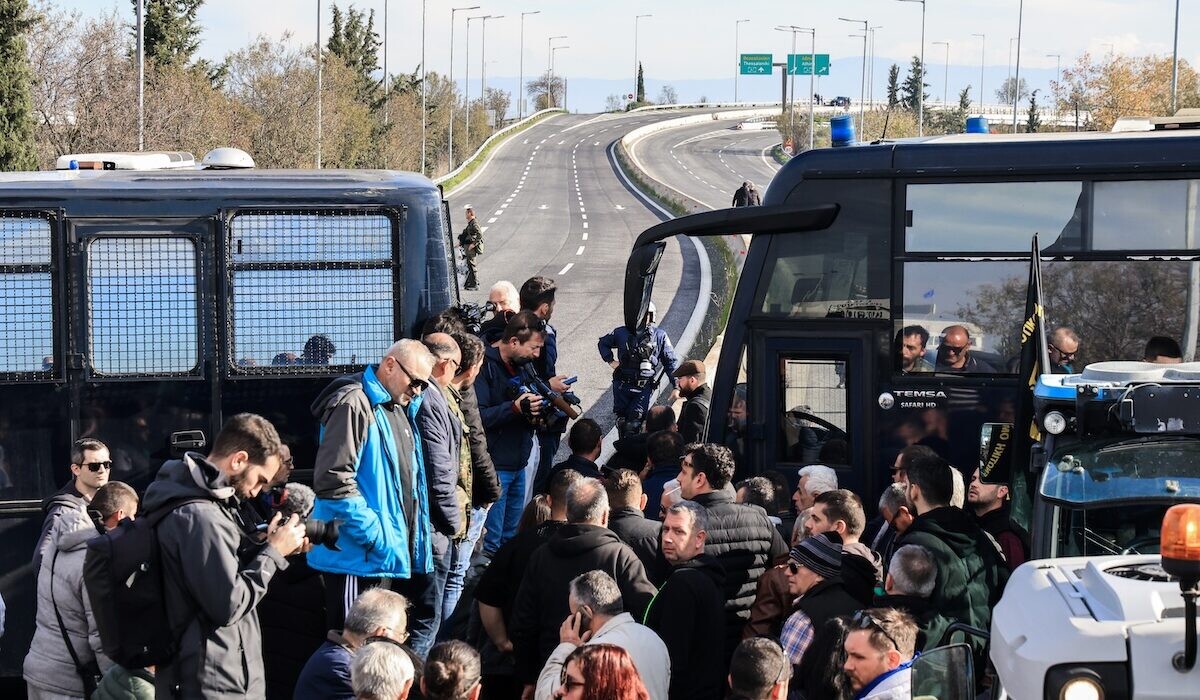 Καταγγέλλουμε τις πρόσφατες εικόνες καταστολής απέναντι στους αγρότες της Θεσσαλίας και άλλων περιοχών της χώρας.