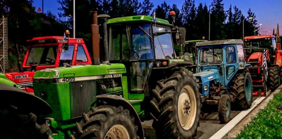 Αγρότες: Κλιμακώνουν τις κινητοποιήσεις τους οι αγρότες - Ενισχύονται τα μπλόκα