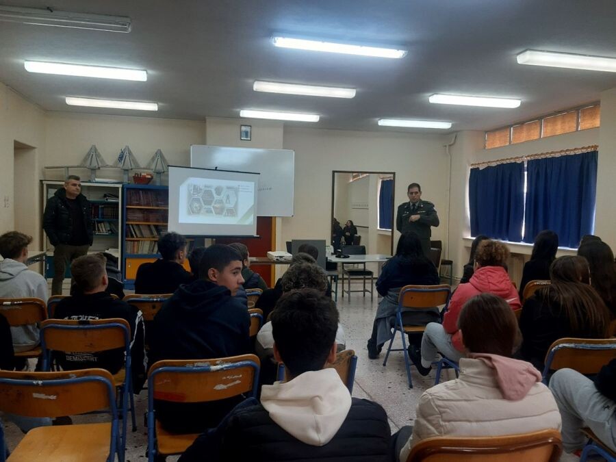 Ενημερωτική επίσκεψη στο 1ο Γυμνάσιο Μουζακίου από τη Σ.Μ.Υ. Τρικάλων