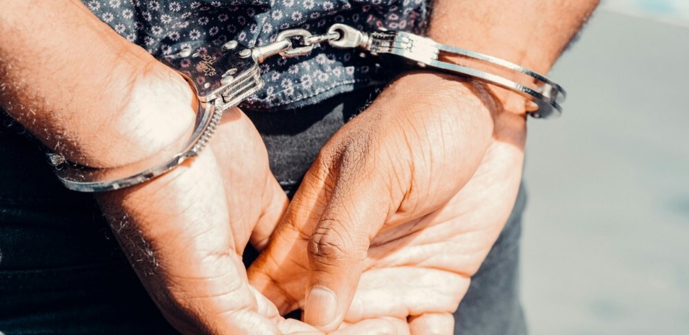 Συνελήφθη 36χρονος που έδωσε κοκαΐνη στον ανήλικο γιο του – Στο νοσοκομείο ο 14χρονος