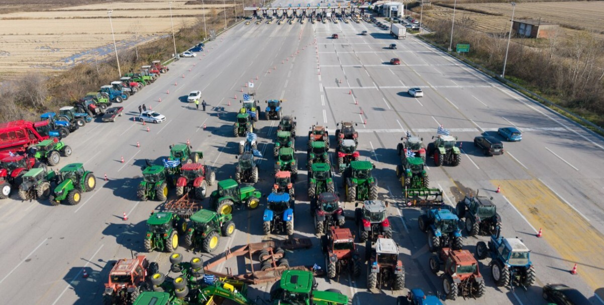 Αγρότες: Προς γενικό «μπλακ άουτ» στους δρόμους από 7 Γενάρη και κάθοδο στην Αθήνα