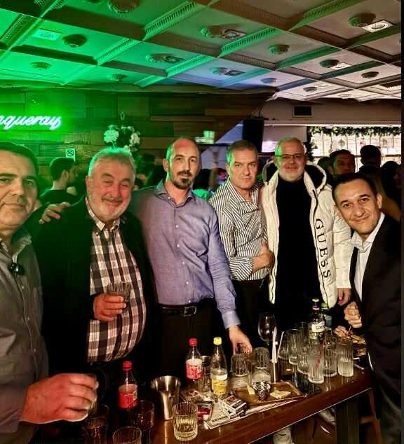 Είμαστε μια ωραία ατμόσφαιρα…