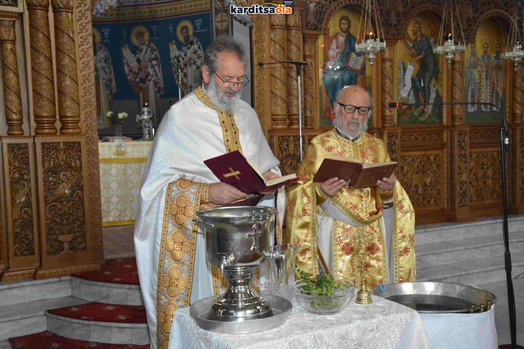 Προάστιο Καρδίτσας: Λαμπρός εορτασμός των Θεοφανίων και αναβίωση του εθίμου «Μωρέ» Φωτό και βίντεο.