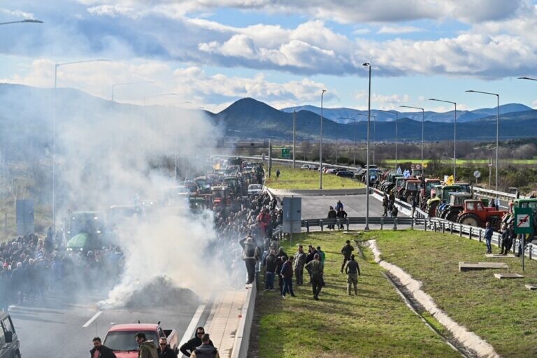 Αποδέχονται την πρόταση για συνάντηση με τον Πρωθυπουργό οι αγρότες, Σάββατο ή Κυριακή η σύσκεψη για τον ορισμό της αντιπροσωπείας