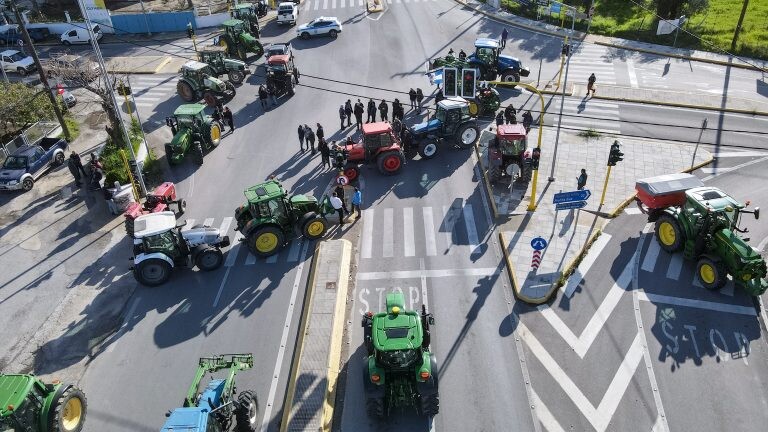 Αγρότες: Σήμερα στη Νίκαια η συνεδρίαση της πανελλαδικής επιτροπής των μπλόκων – Αποφασίζουν για αντιπροσωπεία και ατζέντα