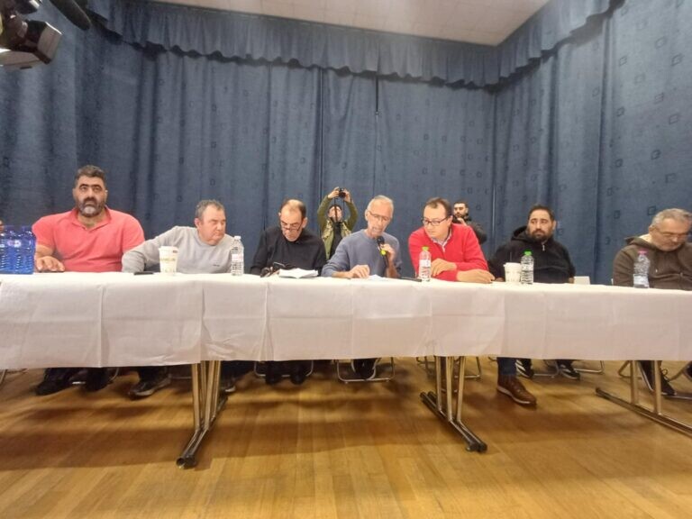 «Ναι» στη συνάντηση με τον Πρωθυπουργό είπαν τα μπλόκα με όπλο την ενότητα  - πανελλαδική σύσκεψη στη Νίκαια (ΦΩΤΟ)