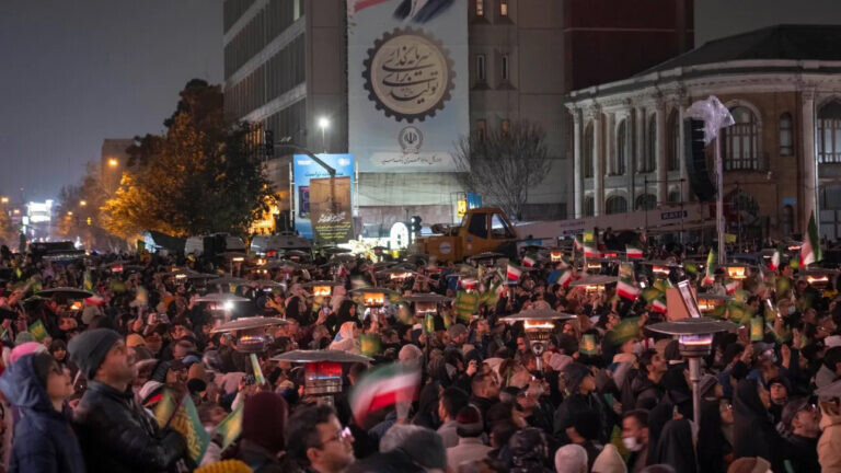 Γιατί οι ταραχές στο Ιράν είναι διαφορετικές από άλλες φορές - Το διακύβευμα και ο παράγοντας «νέοι»