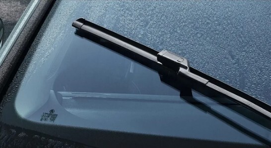 Παλαμάς: Πουλούσαν υαλοκαθαριστήρες χωρίς άδεια