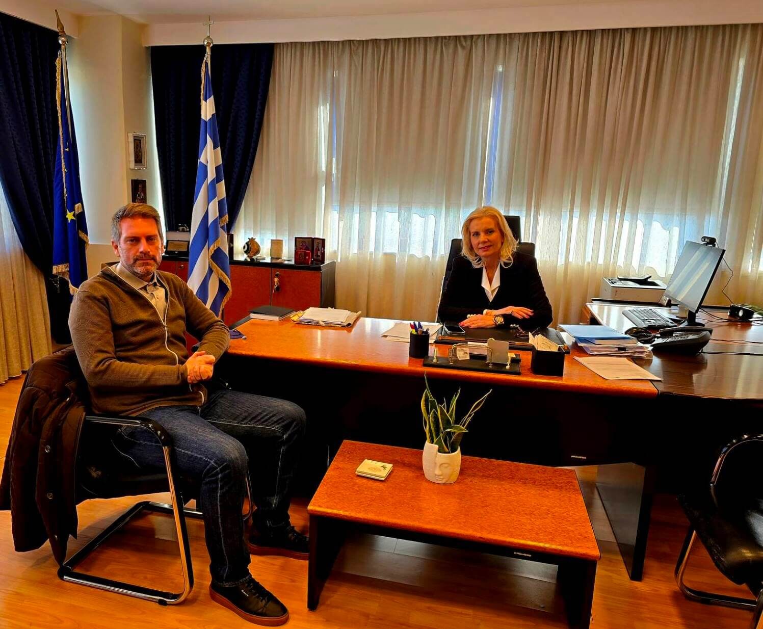 Συνάντηση ουσίας και προοπτικής στη Λάρισα  Α. Στεργίου με Ρένα Καραλαριώτου