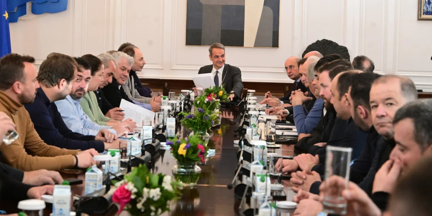 Μητσοτάκης: Ουσιαστική και με νέα μέτρα η συνάντηση με τους αγρότες - Δεν θα ανεχθούμε μία κομματική μειοψηφία να εκβιάζει ανοικτά την κοινωνία