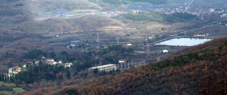 Ο Ιερός Ναός του Αγίου Νικολάου της ΔΕΗ στο Βλάσδο και ο εκεί οικισμός της