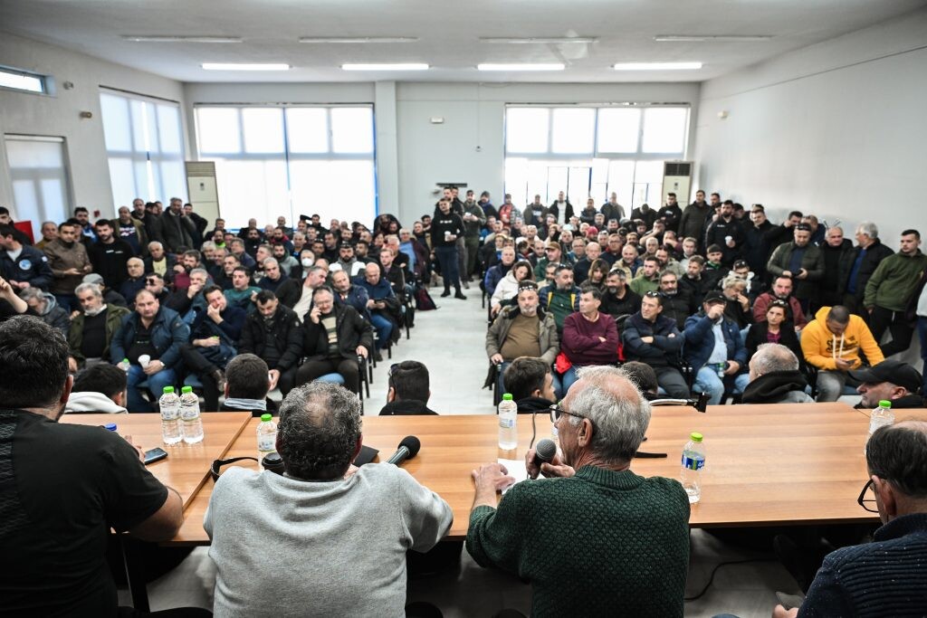 Πανελλαδική σύσκεψη αγροτών στον Παλαμά: «Κλειδώνει» η συνάντηση με Μητσοτάκη