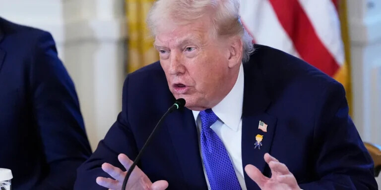 Ο Τραμπ επιβάλλει δασμούς σε 8 χώρες της Ευρώπης επειδή δεν στηρίζουν το πλάνο του για τη Γροιλανδία