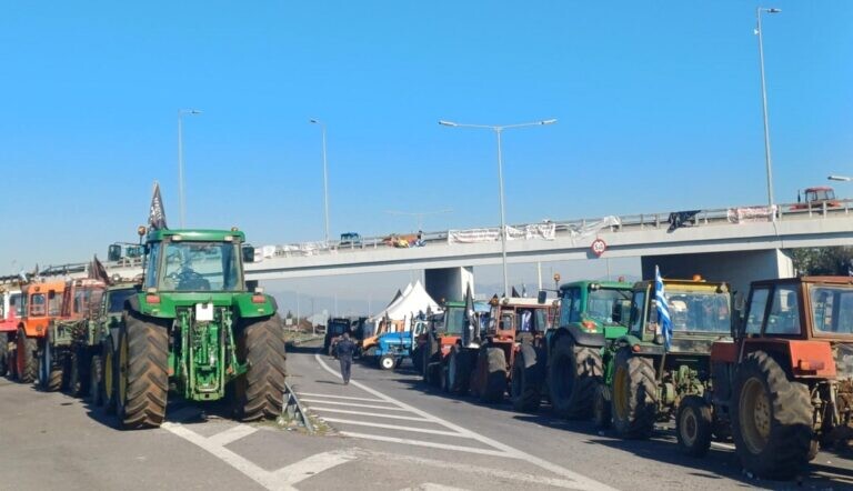 Τετ-α-τετ της Πανελλαδικής των μπλόκων με τον Πρωθυπουργό  σήμερα το μεσημέρι