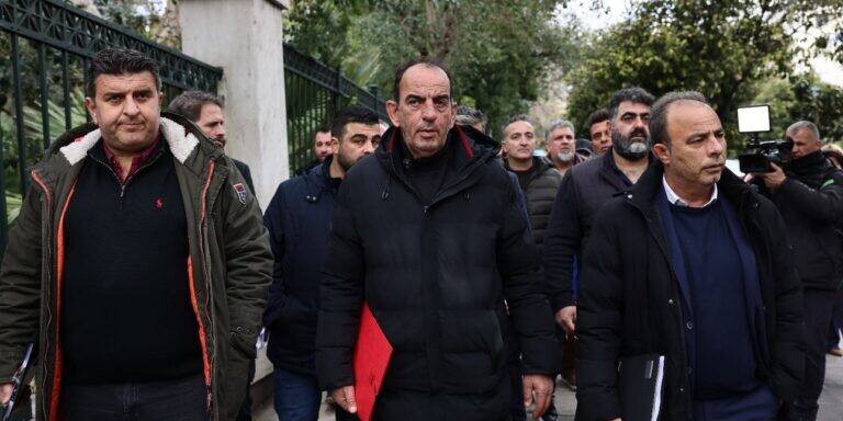 Στην Αθήνα η αντιπροσωπεία των μπλόκων για τη συνάντηση με τον Κ. Μητσοτάκη