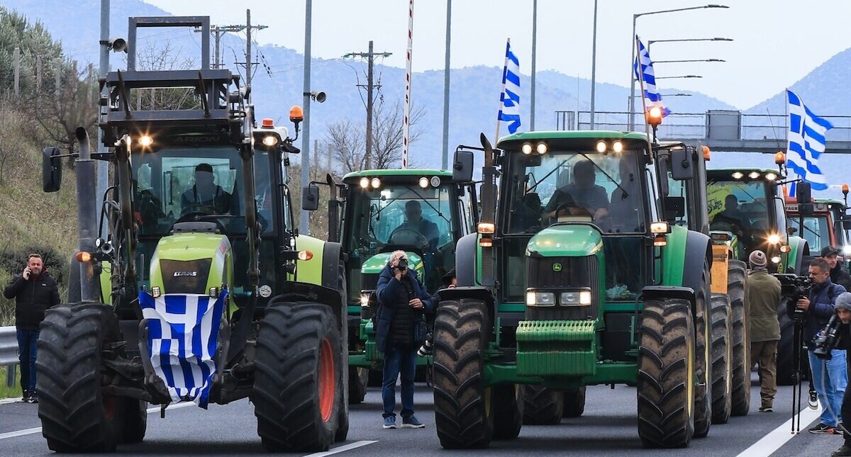 Φεύγουν τα τρακτέρ από το μπλόκο του Ε65