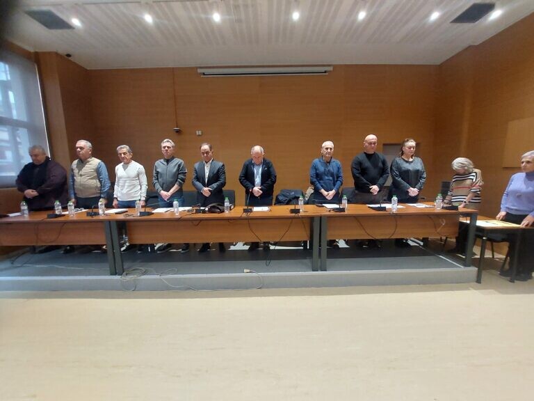 Ενός λεπτού σιγή στο Δημοτικό Συμβούλιο Καρδίτσας στη μνήμη των πέντε γυναικών της Βιολάντα