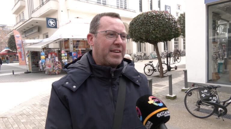 Θέμα ημέρας : Παρατηρείται αύξηση κρουσμάτων με μηνύματα απατεώνων σε κινητά, σταθερά ή email. Σας ανησυχεί το γεγονός;