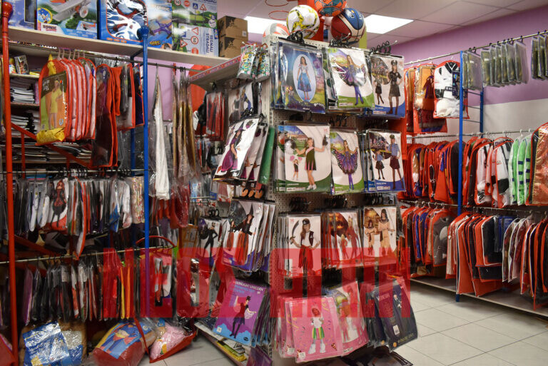 Τα παιδιά… πρωταγωνιστές της Αποκριάς -Ποικιλία στολών και αξεσουάρ στα καταστήματα της Καρδίτσας (ΦΩΤΟ)