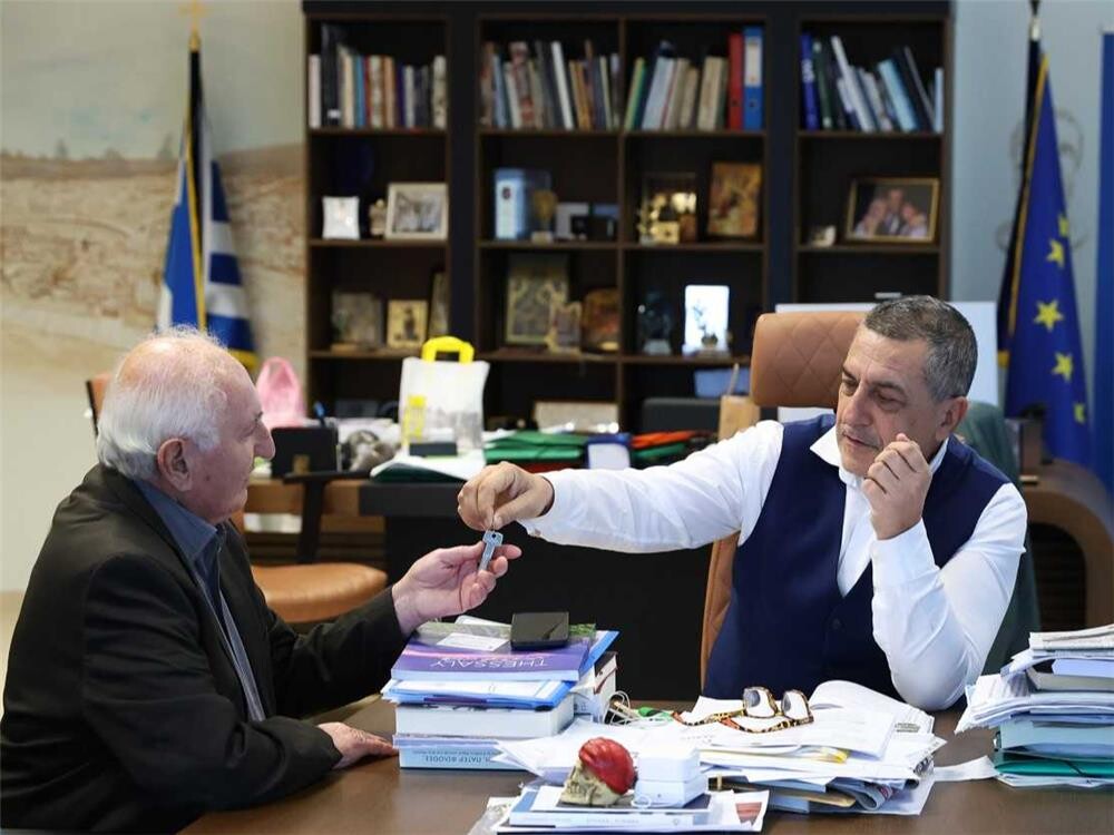 Γραφείο στέγασης στον Σύνδεσμο Αποστράτων Αστυνομικών Λάρισας παραχώρησε ο Περιφερειάρχης Θεσσαλίας Δημήτρης Κουρέτας