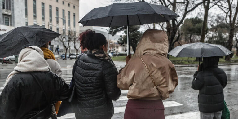 Εκτακτο δελτίο της ΕΜΥ: Πορτοκαλί προειδοποίηση με ισχυρές καταιγίδες από απόψε -Σε ποιες περιοχές