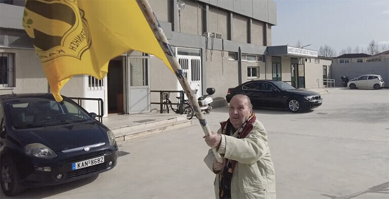 Συγκίνηση με την παρουσία και την αποθέωση του 91χρονου «Mπον Μαρσέ»