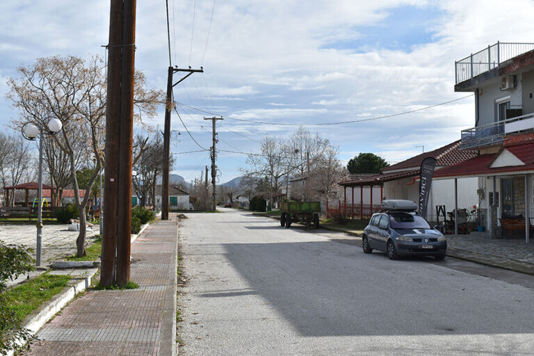 Δεν χτίζουν ούτε... κοτέτσι οι κάτοικοι του Νέου Ικονίου