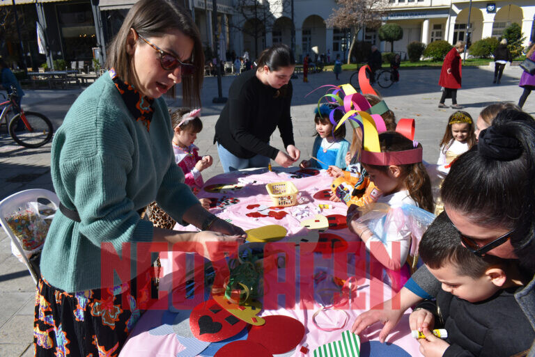 Με πρωταγωνιστές τα παιδιά άρχισαν  οι καρναβαλικές εκδηλώσεις στην Καρδίτσα (ΦΩΤΟ & ΒΙΝΤΕΟ)
