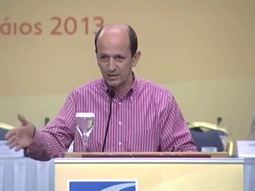 Ο Παπαδόπουλος επιμένει ΠΑΣΟΚ, όμως τα λέει…