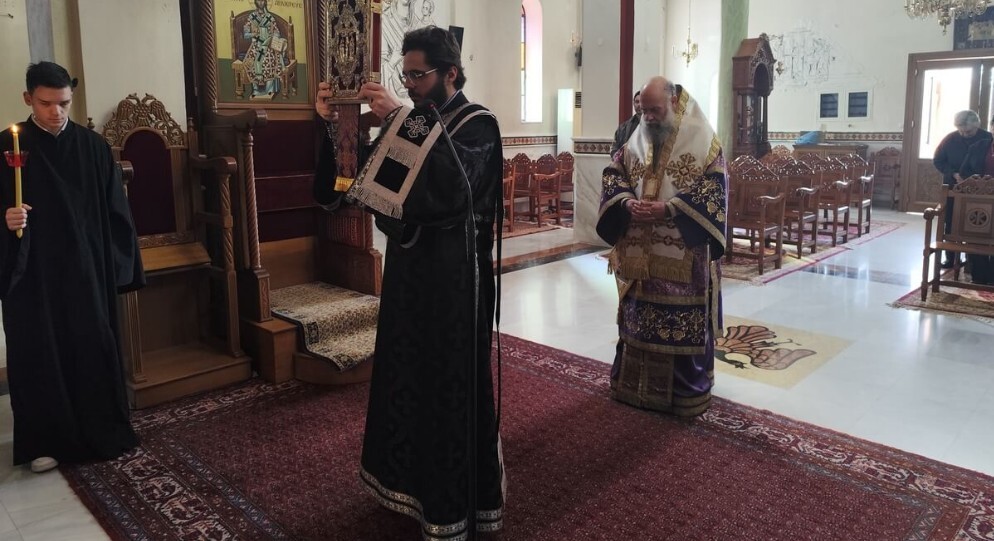 Η ακολουθία των Προηγιασμένων Τιμίων Δώρων στο Μητροπολιτικό Παρεκκλήσιο Αγίων Δώδεκα Αποστόλων