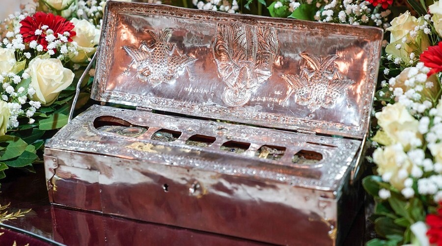 Ἐκκλησία Ἁγίων, θαυμάτων, διωγμῶν